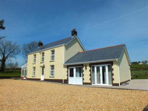 Hotels in Mynachlog-ddu